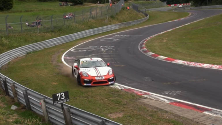 Έξυσε τις μπαριέρες!